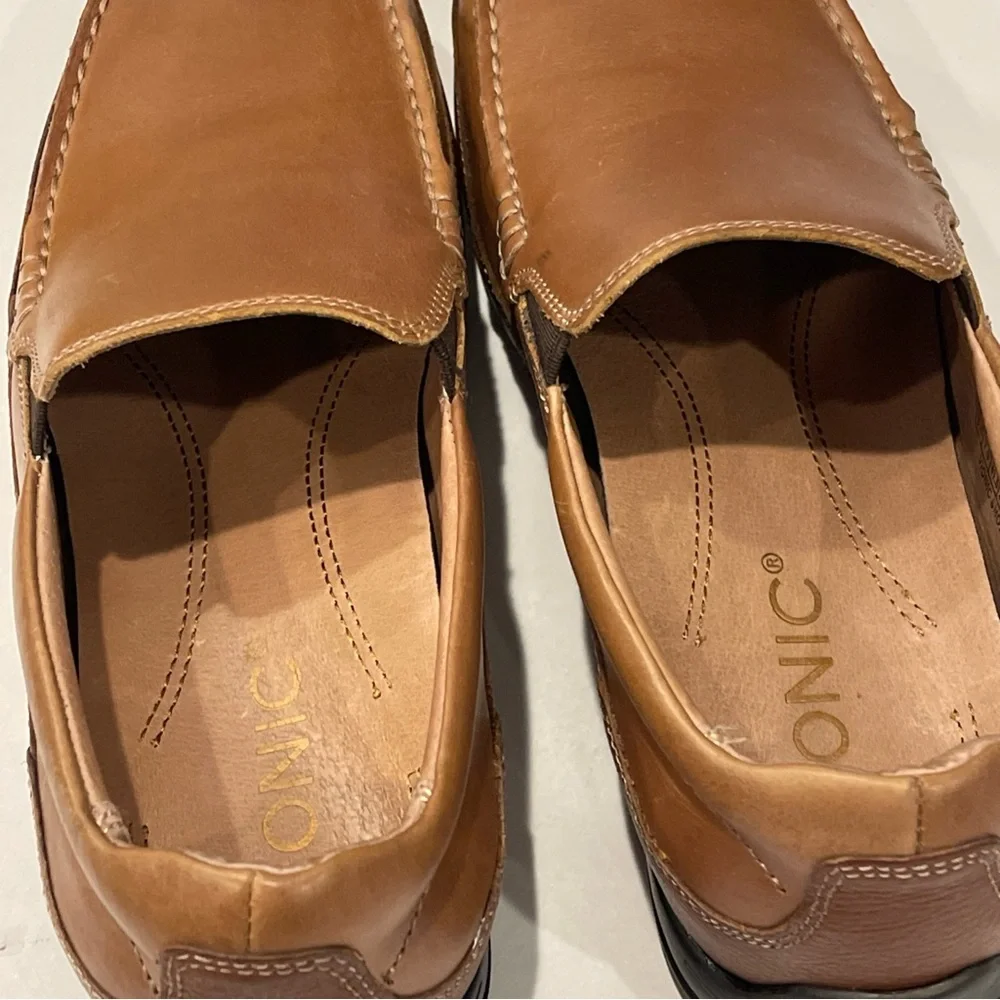 Vionic Preston men's slip-on loafers Size 8.5 Brown Expandable